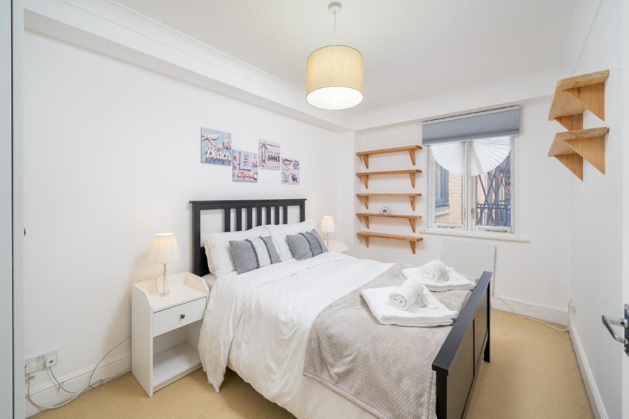لندن Crossharbour Canary Wharf 2 Bed Duplex Apartment المظهر الخارجي الصورة